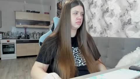 Aletta Oushen online show from December 4, 2025, 10:13 am