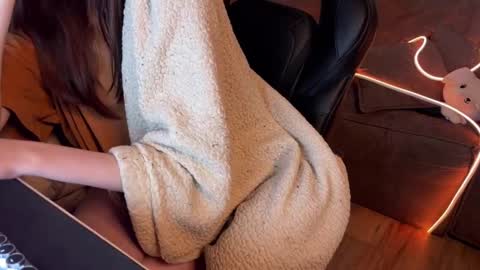 Elisa North online show from February 19, 2025, 6:11 am