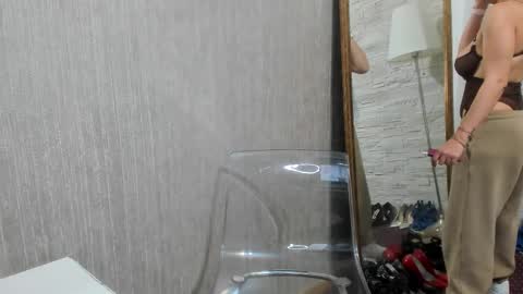 Snapshot of elisabaxter chatting on March 3, 2025, 5:53 am Maria online show from March 3, 2025, 5:53 am