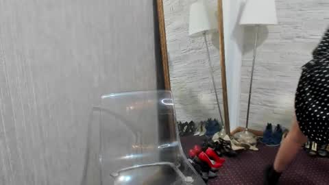 Snapshot of elisabaxter chatting on March 10, 2025, 5:54 am Maria online show from March 10, 2025, 5:54 am