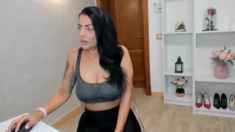 Snapshot of elisabaxter chatting on September 11, 2025, 4:01 am Maria online show from September 11, 2025, 4:01 am