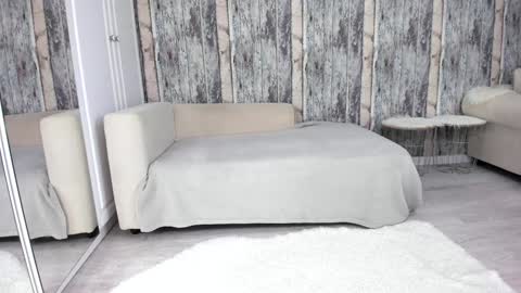 elisabeth_jason online show from December 18, 2025, 5:52 pm