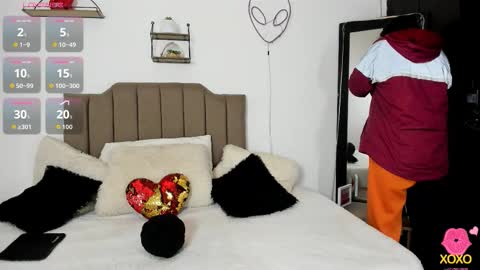 Elizabeth  online show from September 30, 2025, 12:10 pm