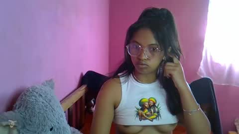 elisah01 online show from May 27, 2026, 5:59 am