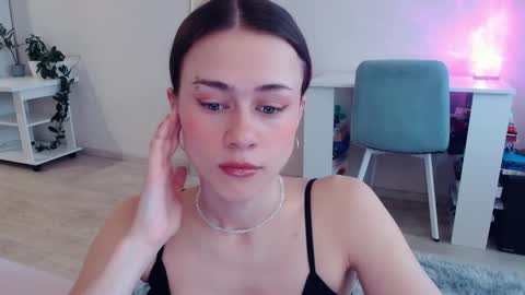 Snapshot of eliscuteblonde chatting on February 15, 2026, 5:48 am Elis online show from February 15, 2026, 5:48 am