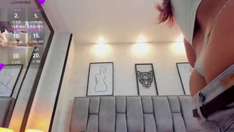 Snapshot of elise_leyton chatting on February 18, 2025, 3:54 pm ELISE LEYTON online show from February 18, 2025, 3:54 pm