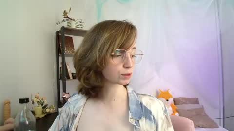 Snapshot of elise_nyx chatting on March 31, 2026, 11:43 am elise_nyx online show from March 31, 2026, 11:43 am