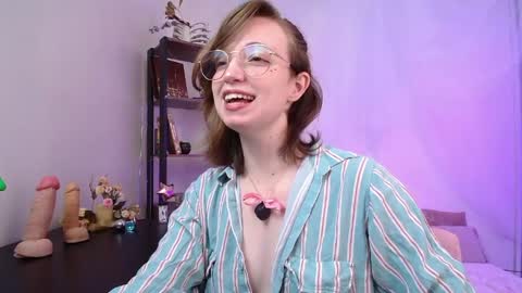 Snapshot of elise_nyx chatting on April 1, 2026, 1:23 pm elise_nyx online show from April 1, 2026, 1:23 pm