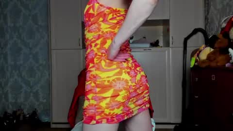 Elise online show from June 14, 2026, 8:33 pm