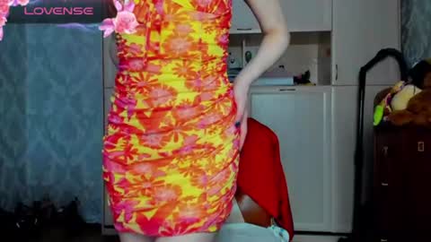 Elise online show from June 15, 2026, 8:38 am