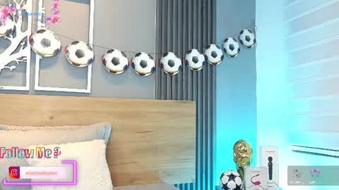 Elise Play Boobs online show from June 16, 2026, 9:50 pm