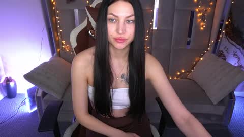 Snapshot of elisevelour chatting on April 1, 2026, 12:28 pm elisevelour online show from April 1, 2026, 12:28 pm