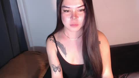 Snapshot of elisex18 chatting on June 2, 2026, 4:47 am Elise online show from June 2, 2026, 4:47 am