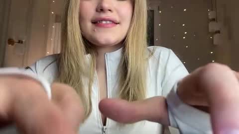 Snapshot of elixiirr chatting on January 17, 2026, 4:54 pm Stephanie online show from January 17, 2026, 4:54 pm