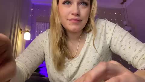 Snapshot of elixiirr chatting on February 21, 2026, 10:44 pm Stephanie online show from February 21, 2026, 10:44 pm