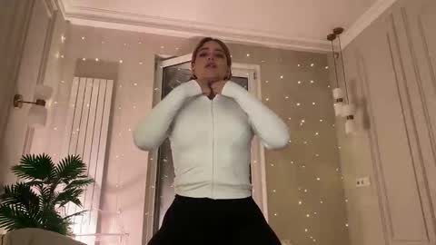 Snapshot of elixiirr chatting on February 25, 2026, 9:35 pm Stephanie online show from February 25, 2026, 9:35 pm