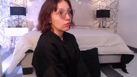 Eliza online show from November 22, 2025, 7:24 pm