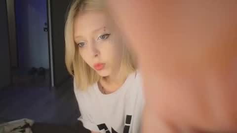 Snapshot of eliza_sadcat chatting on September 12, 2025, 12:38 pm Elizabeth online show from September 12, 2025, 12:38 pm