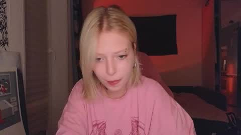 Snapshot of eliza_sadcat chatting on September 30, 2025, 5:18 pm Elizabeth online show from September 30, 2025, 5:18 pm