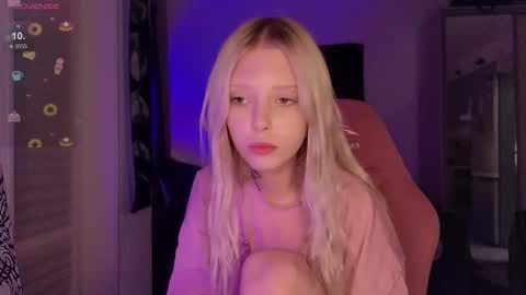 Snapshot of eliza_sadcat chatting on October 27, 2025, 4:33 pm Elizabeth online show from October 27, 2025, 4:33 pm