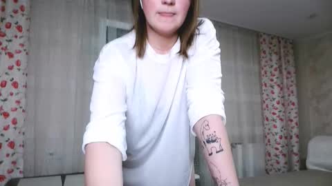 Snapshot of eliza_sin chatting on November 18, 2025, 3:49 pm Elizabeth online show from November 18, 2025, 3:49 pm