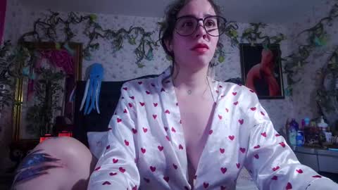 Elizabeth online show from October 4, 2025, 10:24 am