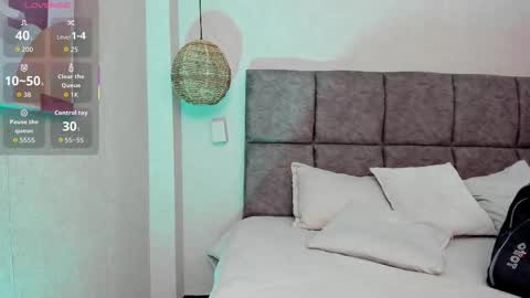 elizabeth online show from October 18, 2025, 7:25 pm