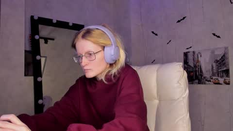 Snapshot of elizabeth_harpper chatting on November 17, 2025, 1:11 am Elizabeth online show from November 17, 2025, 1:11 am