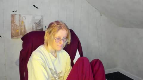 Snapshot of elizabeth_harpper chatting on November 19, 2025, 1:49 am Elizabeth online show from November 19, 2025, 1:49 am