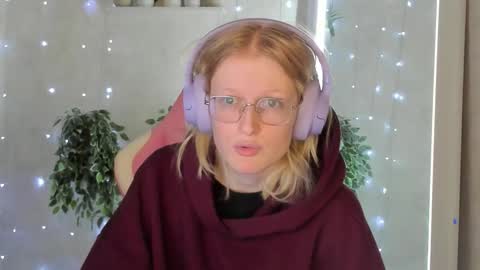 Snapshot of elizabeth_harpper chatting on November 24, 2025, 1:05 am Elizabeth online show from November 24, 2025, 1:05 am