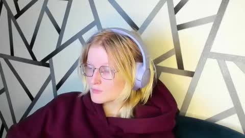 Snapshot of elizabeth_harpper chatting on November 26, 2025, 1:17 am Elizabeth online show from November 26, 2025, 1:17 am