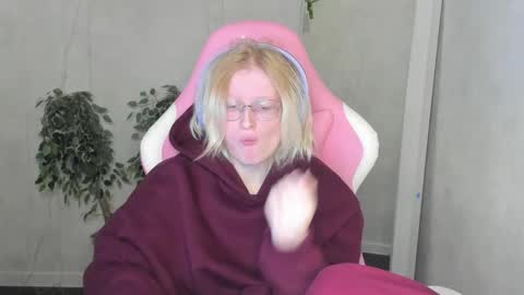 Snapshot of elizabeth_harpper chatting on November 28, 2025, 1:19 am Elizabeth online show from November 28, 2025, 1:19 am