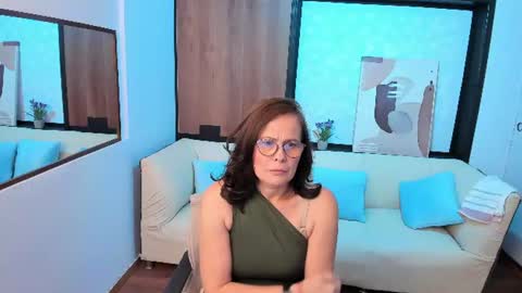 Elizabeth online show from July 13, 2026, 11:57 am