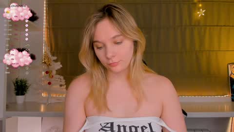 Snapshot of elizabethandersen chatting on February 2, 2025, 1:02 am Elizabeth online show from February 2, 2025, 1:02 am