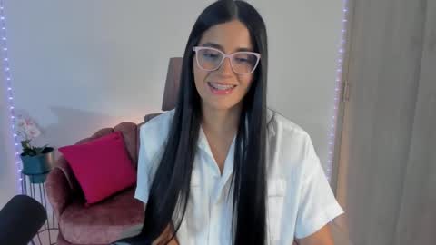 Snapshot of elizabetharo chatting on February 22, 2025, 6:06 am Eliza online show from February 22, 2025, 6:06 am
