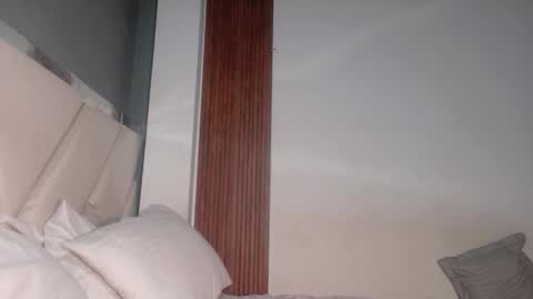 Lizzy online show from October 25, 2025, 12:40 am