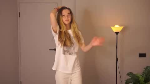 Snapshot of elizabethennals chatting on September 13, 2025, 6:40 pm Elizabeth online show from September 13, 2025, 6:40 pm