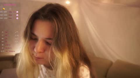 Snapshot of elizabethennals chatting on October 19, 2025, 4:40 pm Elizabeth online show from October 19, 2025, 4:40 pm