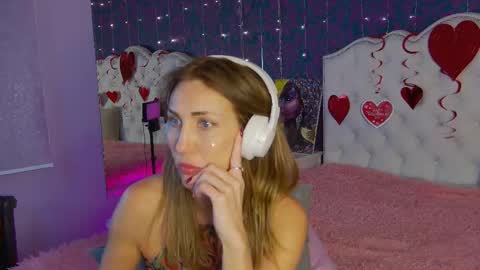 Snapshot of elizamayers chatting on February 15, 2025, 3:42 am Linda online show from February 15, 2025, 3:42 am