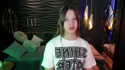 Eliza online show from January 9, 2025, 1:02 pm