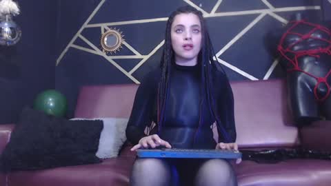 Snapshot of elizatex chatting on December 11, 2024, 10:27 pm online show from December 11, 2024, 10:27 pm
