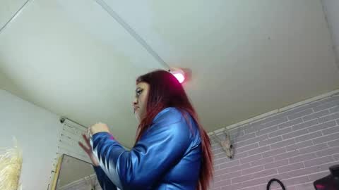 Snapshot of elizatex chatting on December 17, 2025, 8:48 pm online show from December 17, 2025, 8:48 pm