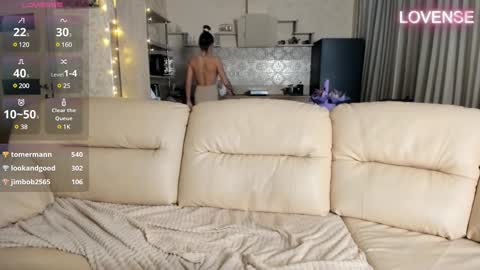 Eliz                               online show from February 4, 2025, 6:06 pm