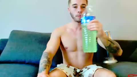 elkafit28 online show from February 24, 2025, 12:59 pm