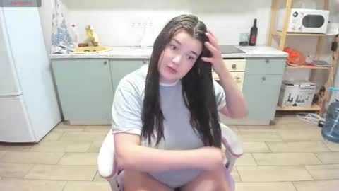 Snapshot of elkapulka chatting on July 1, 2026, 7:24 pm Lina online show from July 1, 2026, 7:24 pm