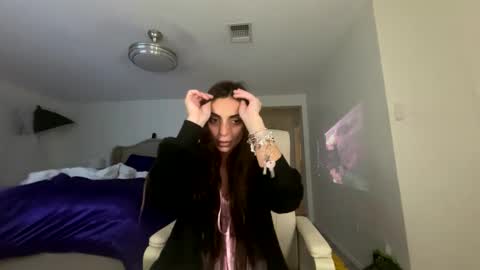 Snapshot of ella_ella_ella_ay chatting on October 7, 2025, 2:09 am ella_ella_ella_ay online show from October 7, 2025, 2:09 am