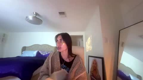 ella_ella_ella_ay online show from November 22, 2025, 2:43 am