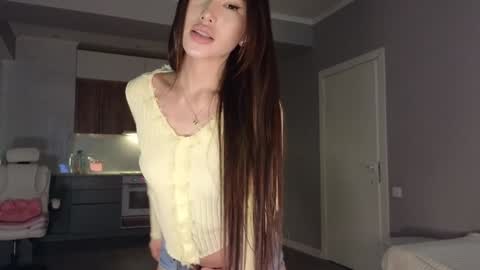 Lee online show from March 17, 2026, 3:44 am