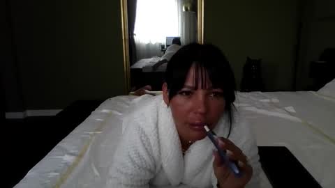 Ella online show from June 3, 2026, 6:49 am