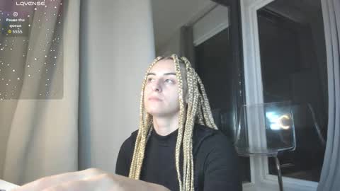 ella_vee online show from October 24, 2025, 3:03 am